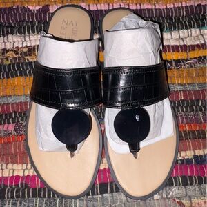 Naturalizer Franki Black Crocodile Sandals